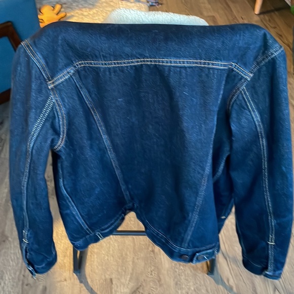 Levi’s Sherpa lined denim jacket size Medium - Picture 2 of 4